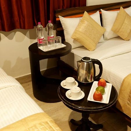 Hotel Airport Star New Delhi Exteriör bild