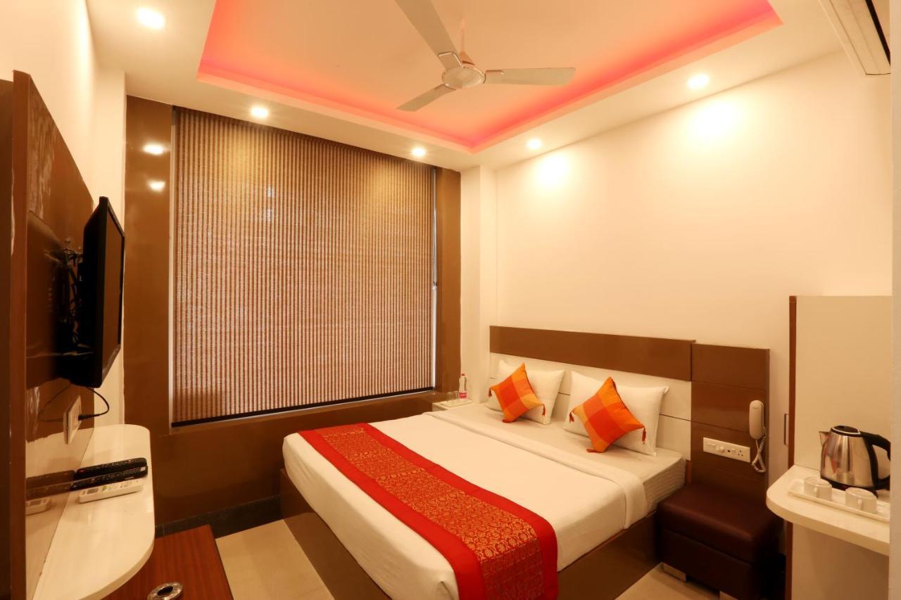 Hotel Airport Star New Delhi Exteriör bild