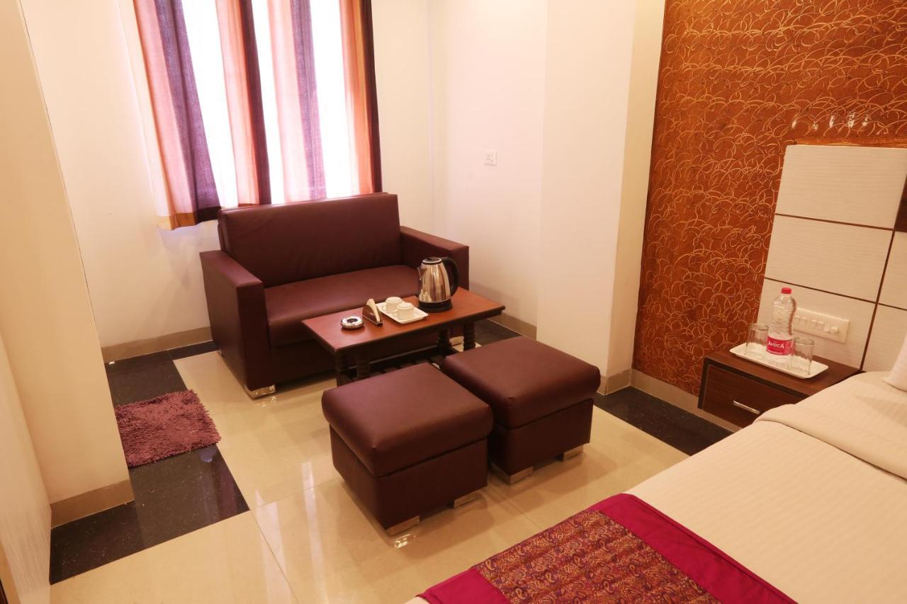 Hotel Airport Star New Delhi Exteriör bild